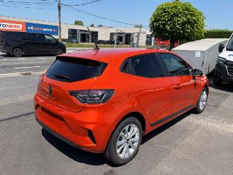 Coche accidentado Renault Clio  2025/10