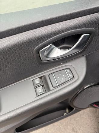 Renault Clio  picture 11