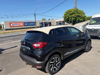 Damaged car Renault Captur  2013/9