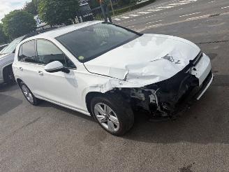 Volkswagen Golf  picture 3