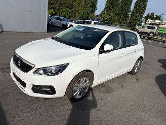 Voiture accidenté Peugeot 308 with cockpit and airbags included in the price 2020/10