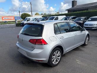 krockskadad bil auto Volkswagen Golf  2014/1
