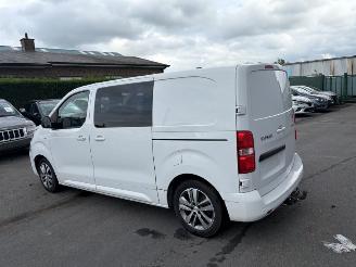 Avarii auto utilitare Peugeot Expert AUTOMAAT 5 SEATS 2022/10