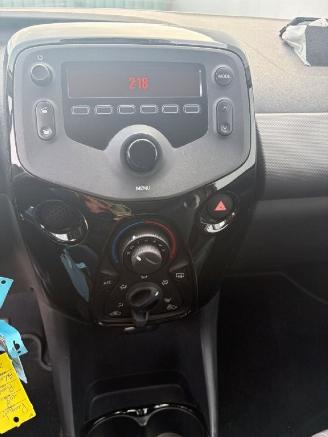 Peugeot 108  picture 10
