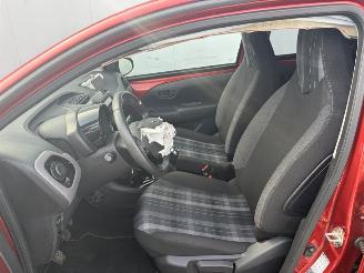 Peugeot 108  picture 8