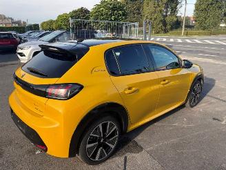 Peugeot 208 GT LINE picture 4