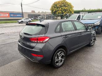 Vaurioauto  passenger cars Hyundai I-30  2021/12
