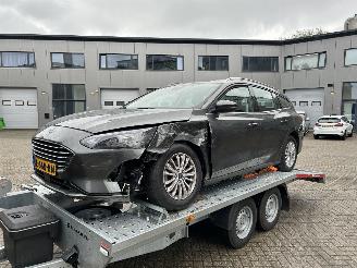 damaged passenger cars Ford Focus 1.0 ecoboost Titanium Business 2021/9
