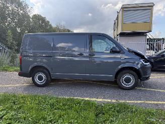 Volkswagen Transporter 2.0 TDI L1H2 Highline picture 6