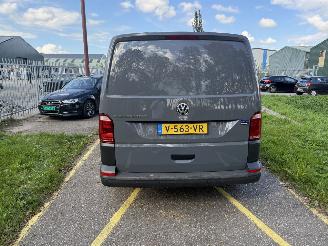 Volkswagen Transporter 2.0 TDI L1H2 Highline picture 4