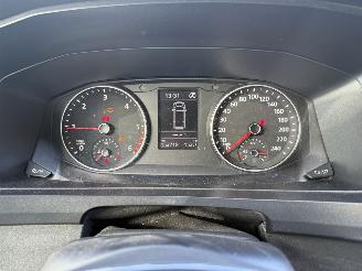 Volkswagen Transporter 2.0 TDI L1H2 Highline picture 12