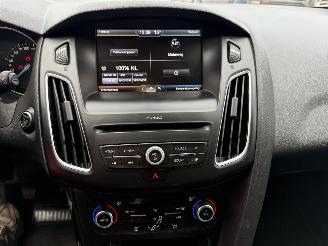 Ford Focus 1.0 Titanium picture 11