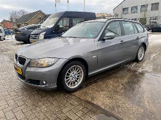 Schadeauto BMW 3-serie Touring 320D Luxury Line 2012/3