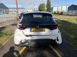 Toyota Yaris 1.5 Hybrid Dynamic picture 4