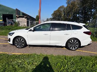 Ford Focus Wagon 1.0 Ecoboost Hybrid Titanium picture 3
