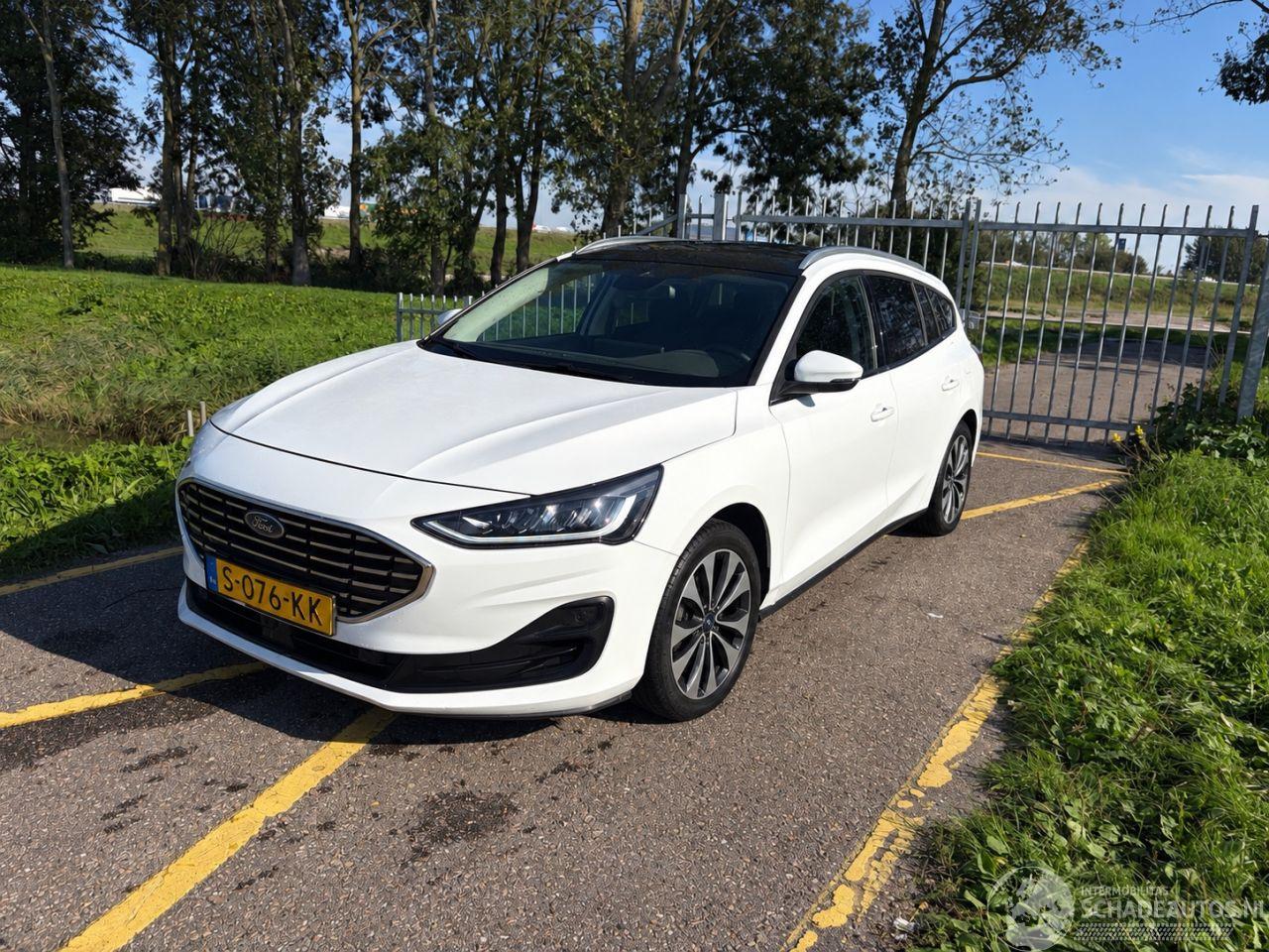 Ford Focus Wagon 1.0 Ecoboost Hybrid Titanium