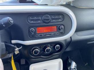 Renault Twingo Twingo III (AH), Hatchback 5-drs, 2014 1.0 SCe 70 12V picture 15