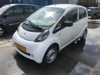 Coche siniestrado Peugeot iOn iOn, Hatchback 5-drs, 2010 iOn 2011/5
