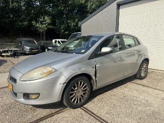 Fiat Bravo 1.4 Edizione Airco Rijdbare schade! picture 2