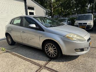 Fiat Bravo 1.4 Edizione Airco Rijdbare schade! picture 4