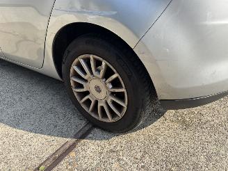 Fiat Bravo 1.4 Edizione Airco Rijdbare schade! picture 8