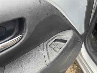 Peugeot 108 1.0 e-Vti Clima Camera CarPlay! NAP Origineel NL picture 27