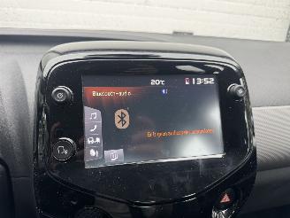 Peugeot 108 1.0 e-Vti Clima Camera CarPlay! NAP Origineel NL picture 20