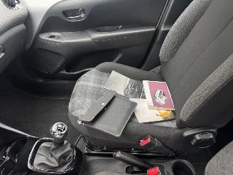 Peugeot 108 1.0 e-Vti Clima Camera CarPlay! NAP Origineel NL picture 28