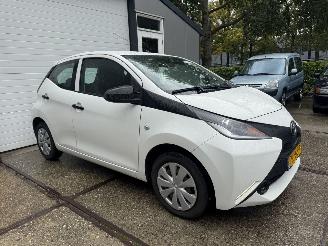 Toyota Aygo 1.0 X-now Airco NAP! Lichte schade picture 6