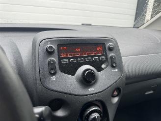 Toyota Aygo 1.0 X-now Airco NAP! Lichte schade picture 14
