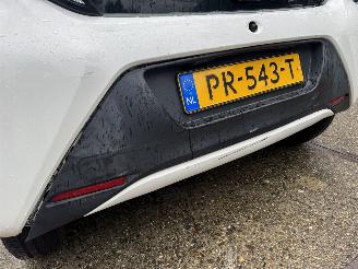 Toyota Aygo 1.0 X-now Airco NAP! Lichte schade picture 9
