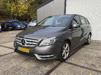 Unfallwagen Mercedes B-klasse B200 Automaat NAP Origineel NL! 2013/1