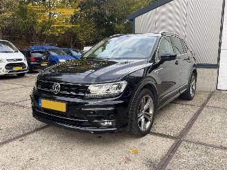 Schadeauto Volkswagen Tiguan 1.4 TSI ACT R-line Panoramadak Origineel NL! 2017/1