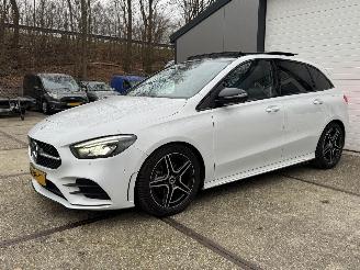 Mercedes B-klasse 180 AMG Panoramadak Origineel NL picture 3