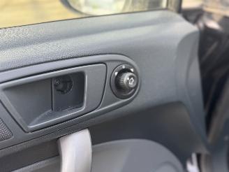 Ford Fiesta 1.25 Trend Airco gebruikerssporen! picture 24