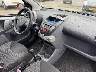 Toyota Aygo 1.0 Airco 5drs rijdbaar! picture 16