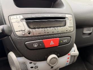 Toyota Aygo 1.0 VVT-i Now NationaleAutoPas Origineel NL Airco! picture 24