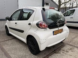 Toyota Aygo 1.0 VVT-i Now NationaleAutoPas Origineel NL Airco! picture 10