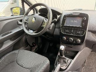 Renault Clio 0.9 TCe Zen PDC NAVI DAB+ RIJDBAAR! picture 18