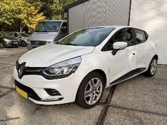 Renault Clio 0.9 TCe Zen PDC NAVI DAB+ RIJDBAAR! picture 2