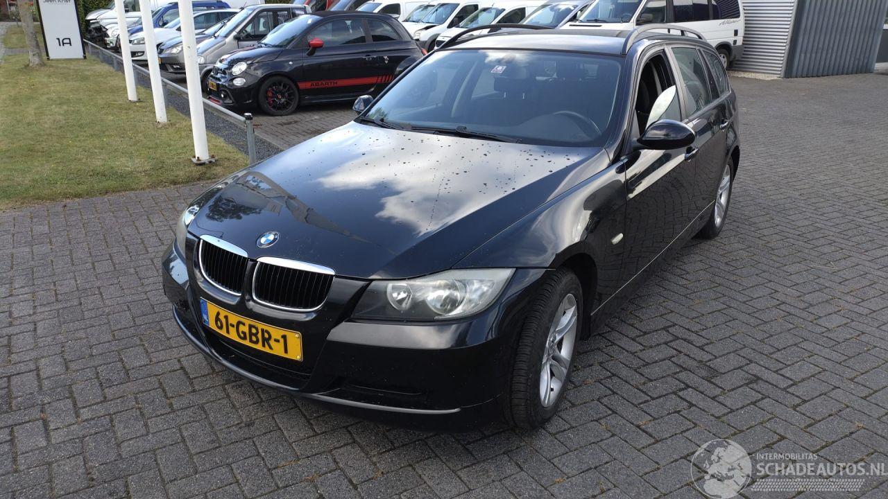 BMW 3-serie 318i Touring nette goed rijdende auto met weinig schade!