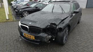 BMW 5-serie 520d Touring High execut M-sport Pano Super mooie auto!! picture 2