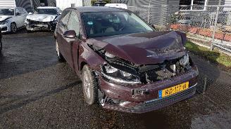 Voiture accidenté Volkswagen Golf 1.0 tsi comfortline 2017/1