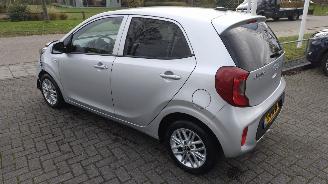 Kia Picanto 1.0 DPi ComfortLine Luxe uitvoering!! mooie schade picture 5