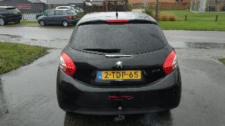 Peugeot 208 1.2 vti allure luxe auto gebruikers schade picture 5