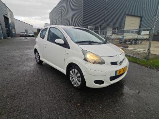Schadeauto Toyota Aygo 1.0 Comfort Weinig schade 2009/1