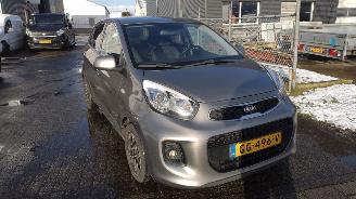 Schadeauto Kia Picanto 1.0 First Edition Super nette auto Led verlichting 2015/1