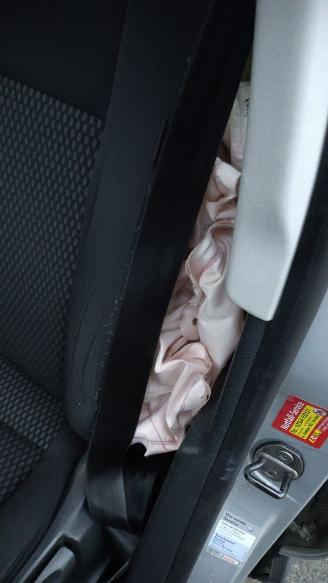 Volkswagen Tiguan 1.4TSI Comfort en Design 4 Motion lichte schade picture 9