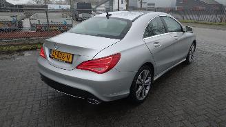 Mercedes Cla-klasse ClA 180 Ediotion AMG 85458 kilometer!! weinig schade!nieuwstaat auto! picture 7