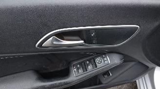 Mercedes Cla-klasse ClA 180 Ediotion AMG 85458 kilometer!! weinig schade!nieuwstaat auto! picture 14